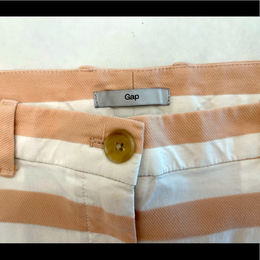GAP, EUC, Blush pink and white striped summer shorts, size 2, with stretch - Picture 3 of 4